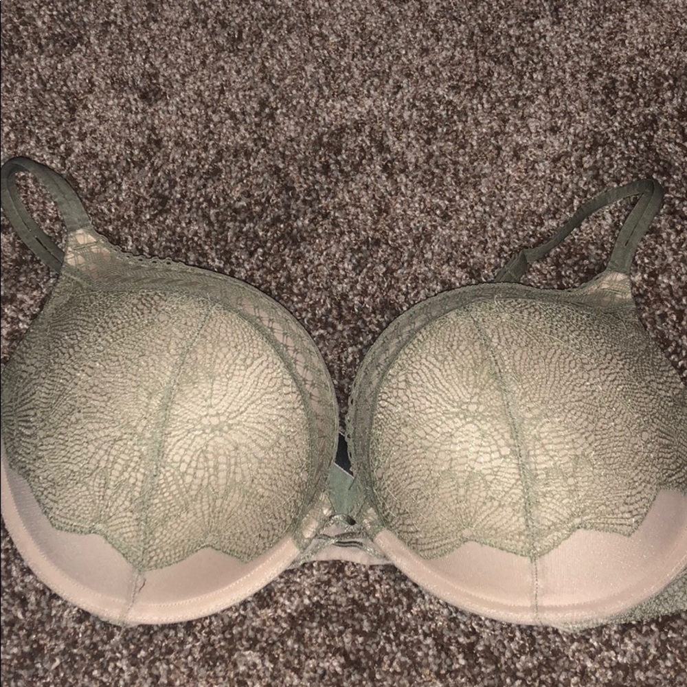 Green lace bombshell bra